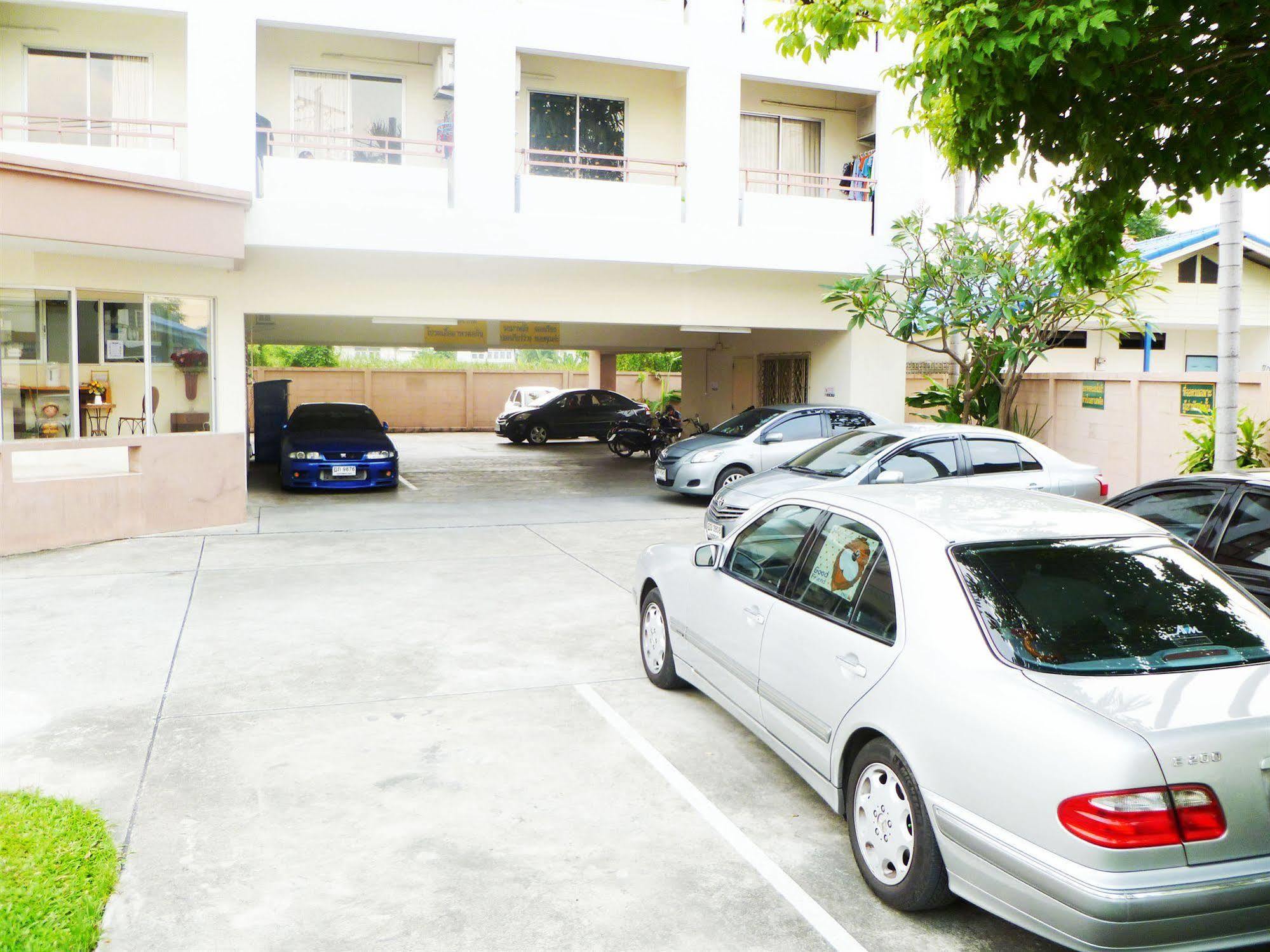 Thanapa Place Bangkok Esterno foto